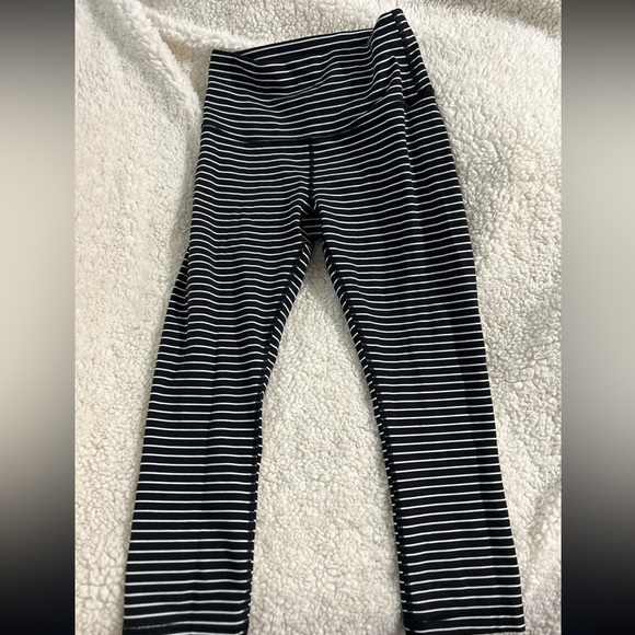 Lululemon Wunder Undre Crops - Picture 6 of 8